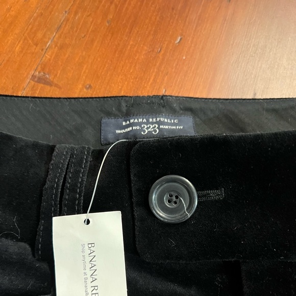 Brand new Banana Republic black velvet 323 Martini Fit Trousers Size 4 - Picture 2 of 5
